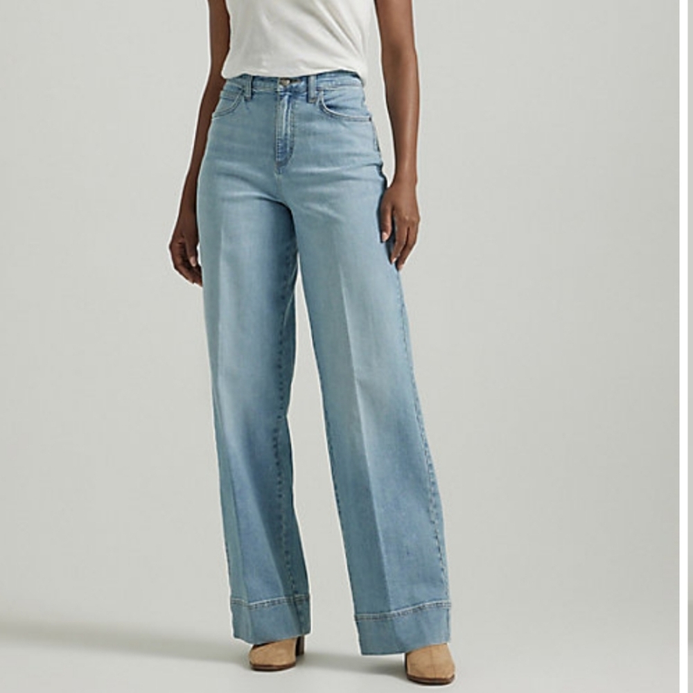 NEW Lee Women's Legendary Trouser Jean In Morning Veil Size 6 Short (30" Inseam)